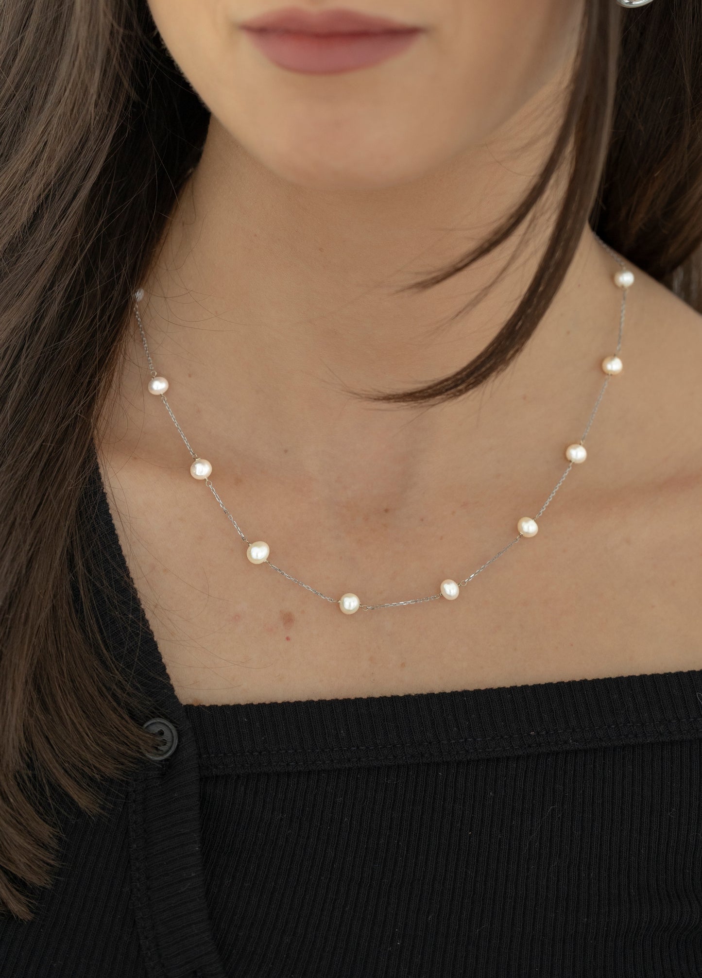 White Gold Pearl Necklace