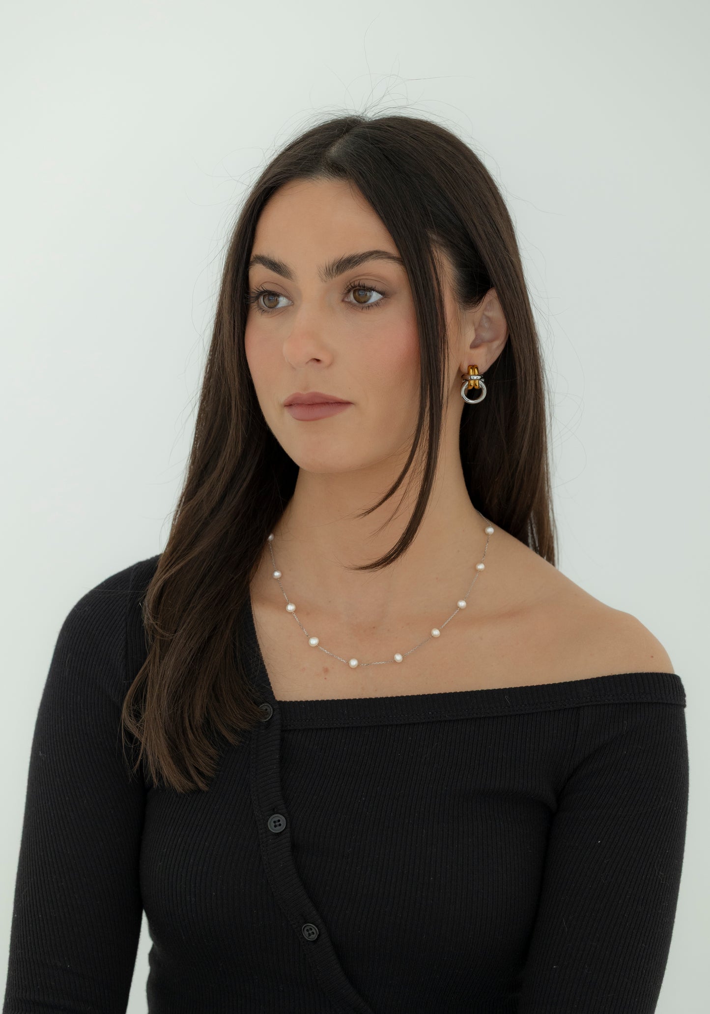 White Gold Pearl Necklace